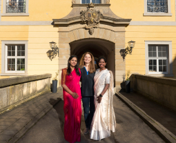 Sarah Wiener für eine Ayurveda-Kur im Schloss Kirchberg